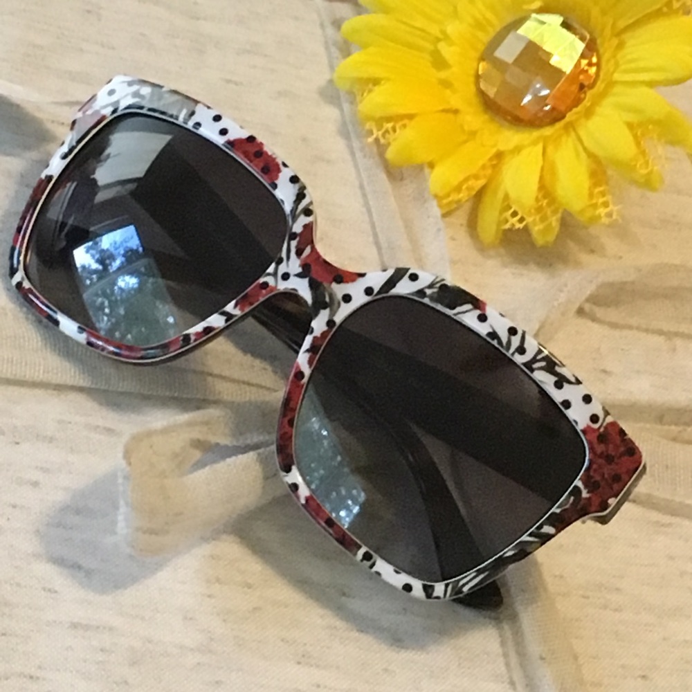 Dolce & Gabbana Polka Dot Sunglasses 💗 VDAY SALE